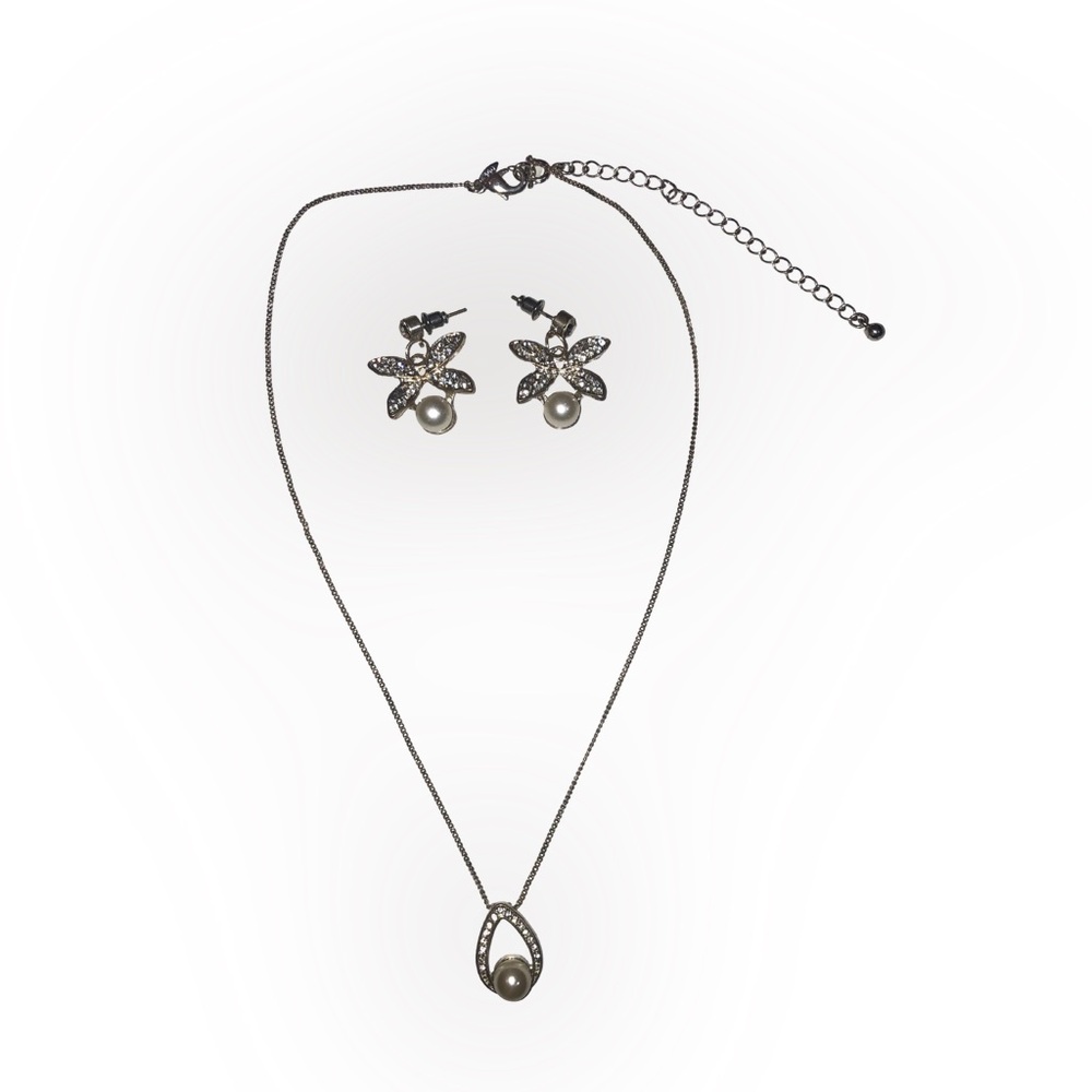 Silver-Tone Necklace & Butterfly Earrings Set – Faux Pearl & Rhinestones, EUC